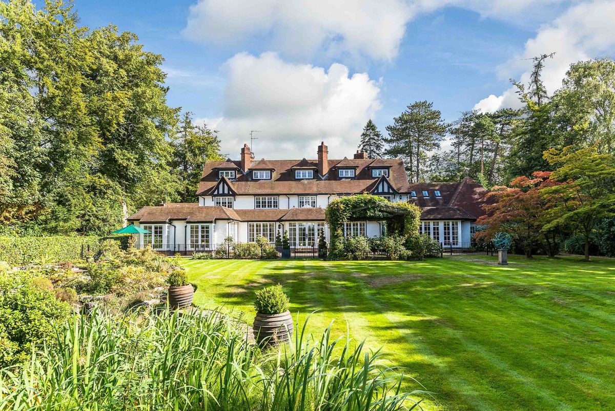 7-bedroom Edwardian Home For Sale Stars In Finding Your Feet Movie