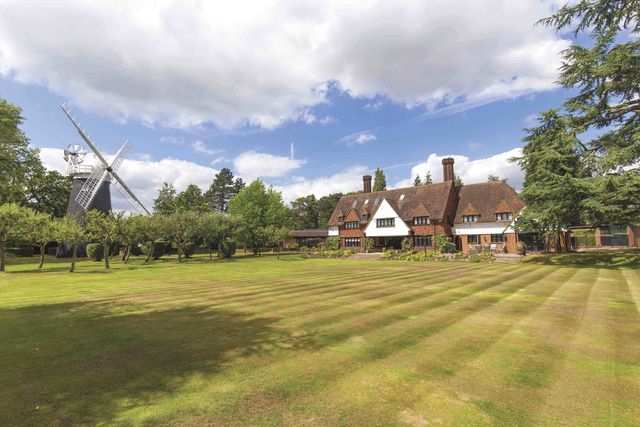 Windmill House - Arkley - Hertfordshire - grounds - Knight Frank
