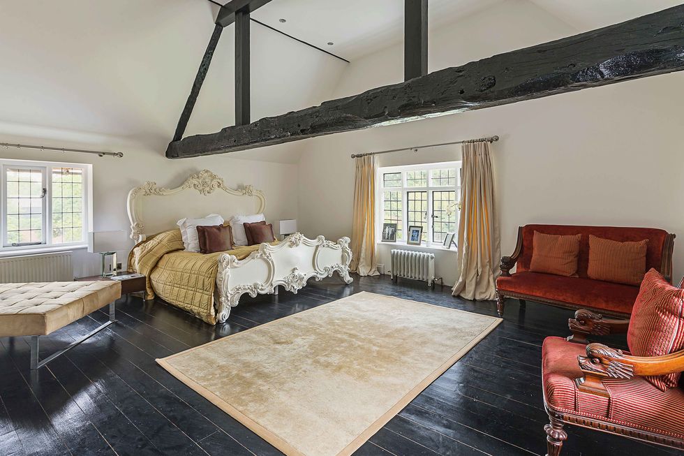 Hurst Lodge - Berkshire - bedroom - Savills