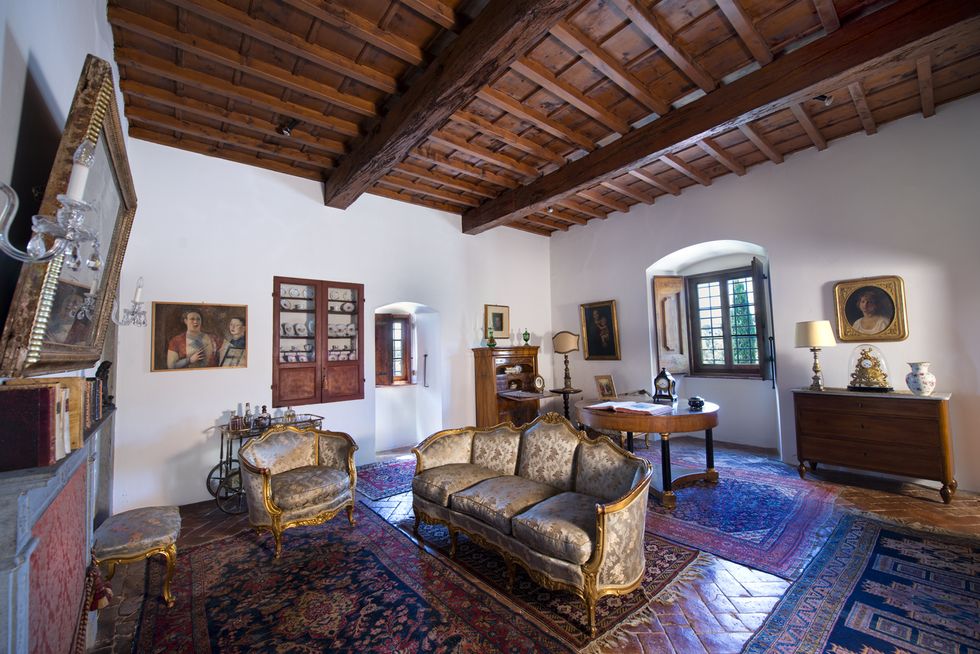 Michelangelo - Tuscany - villa - sitting room - Handsome Properties International