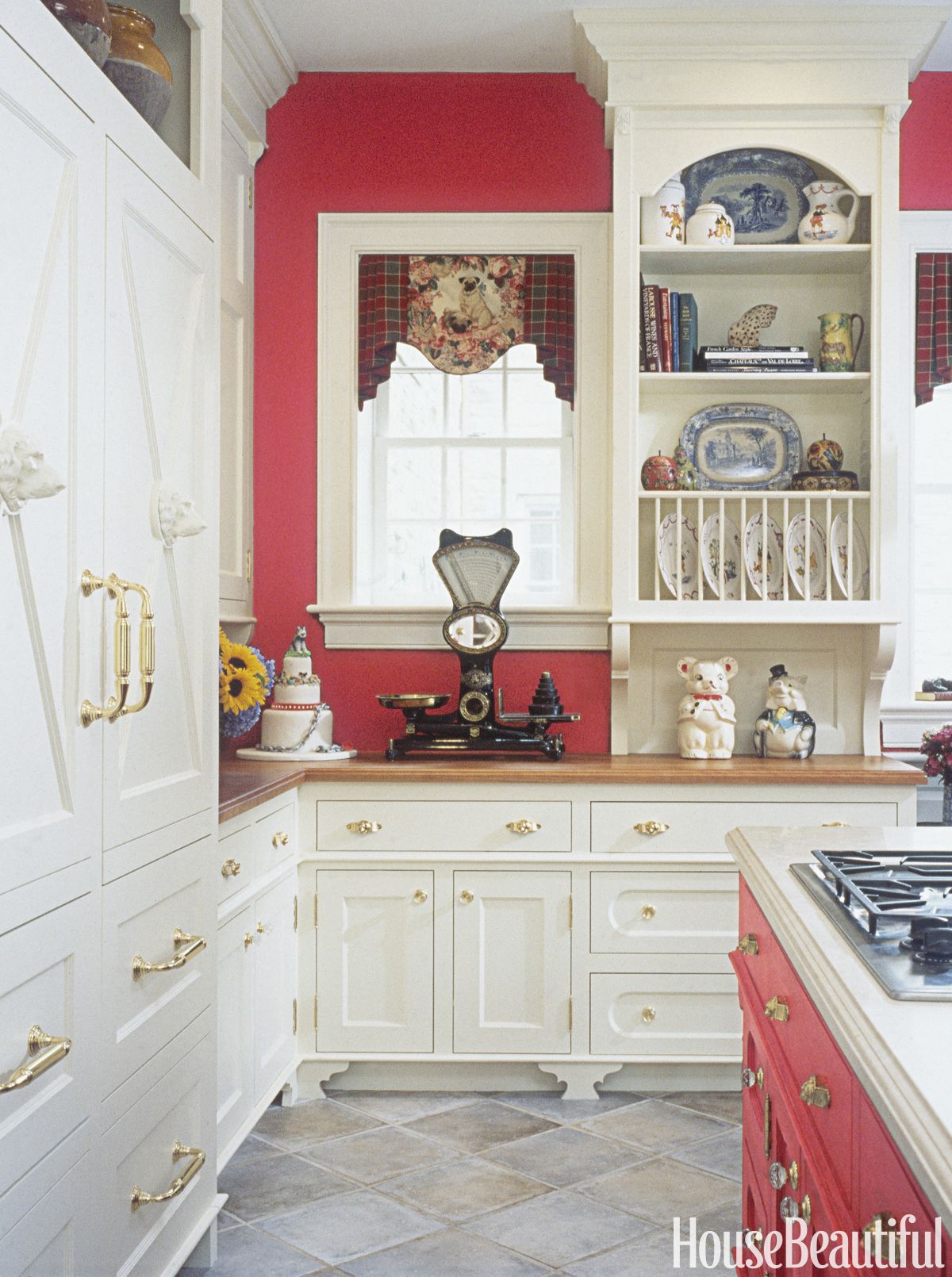 tornado vase Lavet til at huske 14 Red Kitchen Decor Ideas - Decorating a Red Kitchen