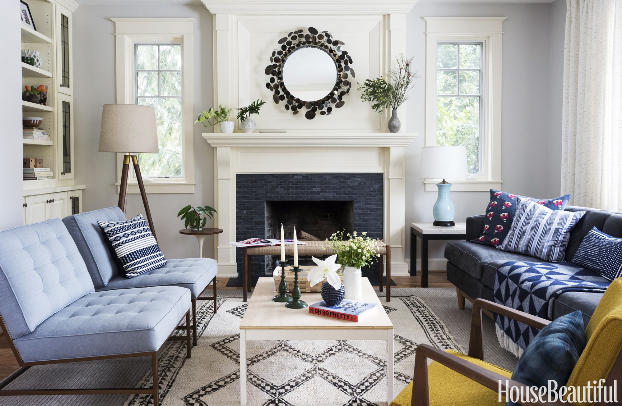 https://hips.hearstapps.com/housebeautiful/assets/17/13/1490728772-max-humphrey-living-room.jpg