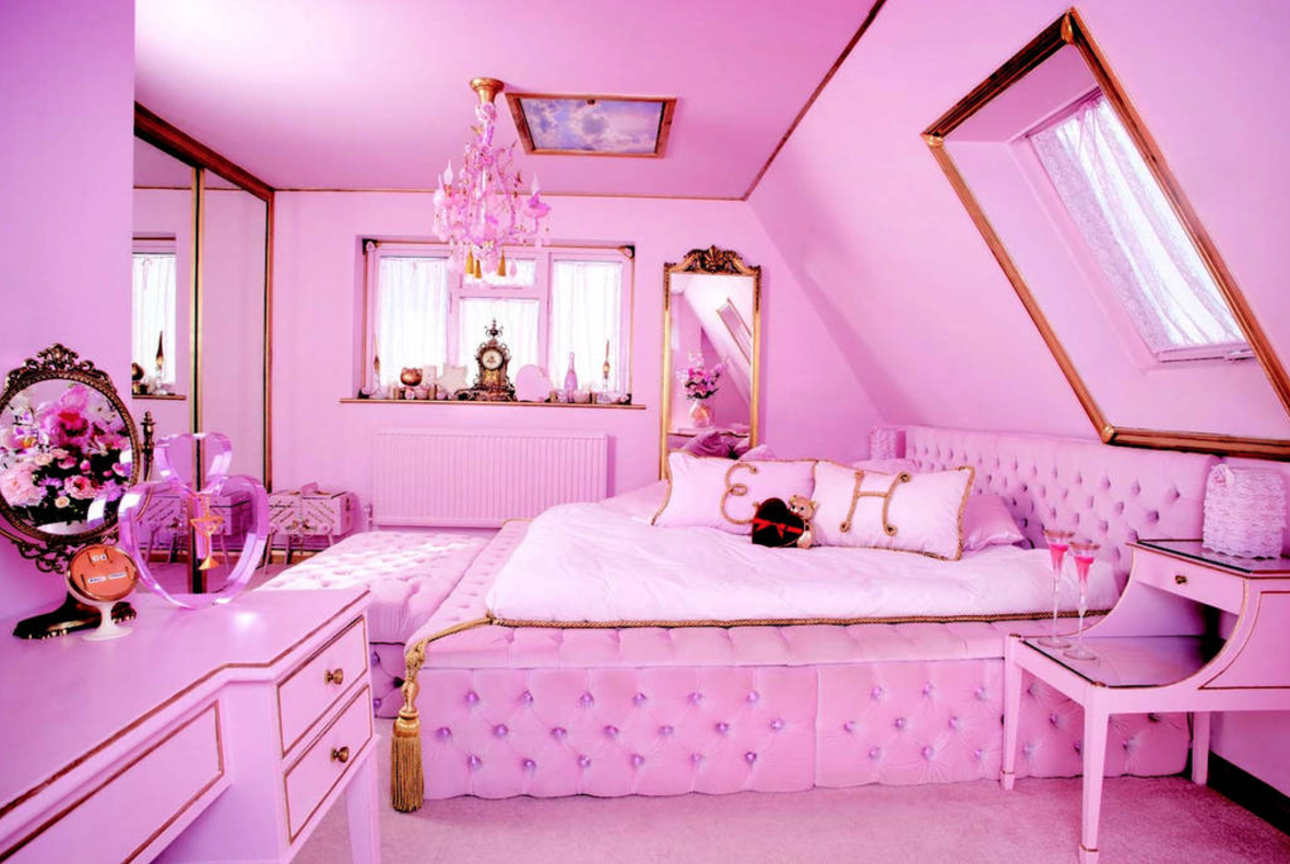 Barbie store house room