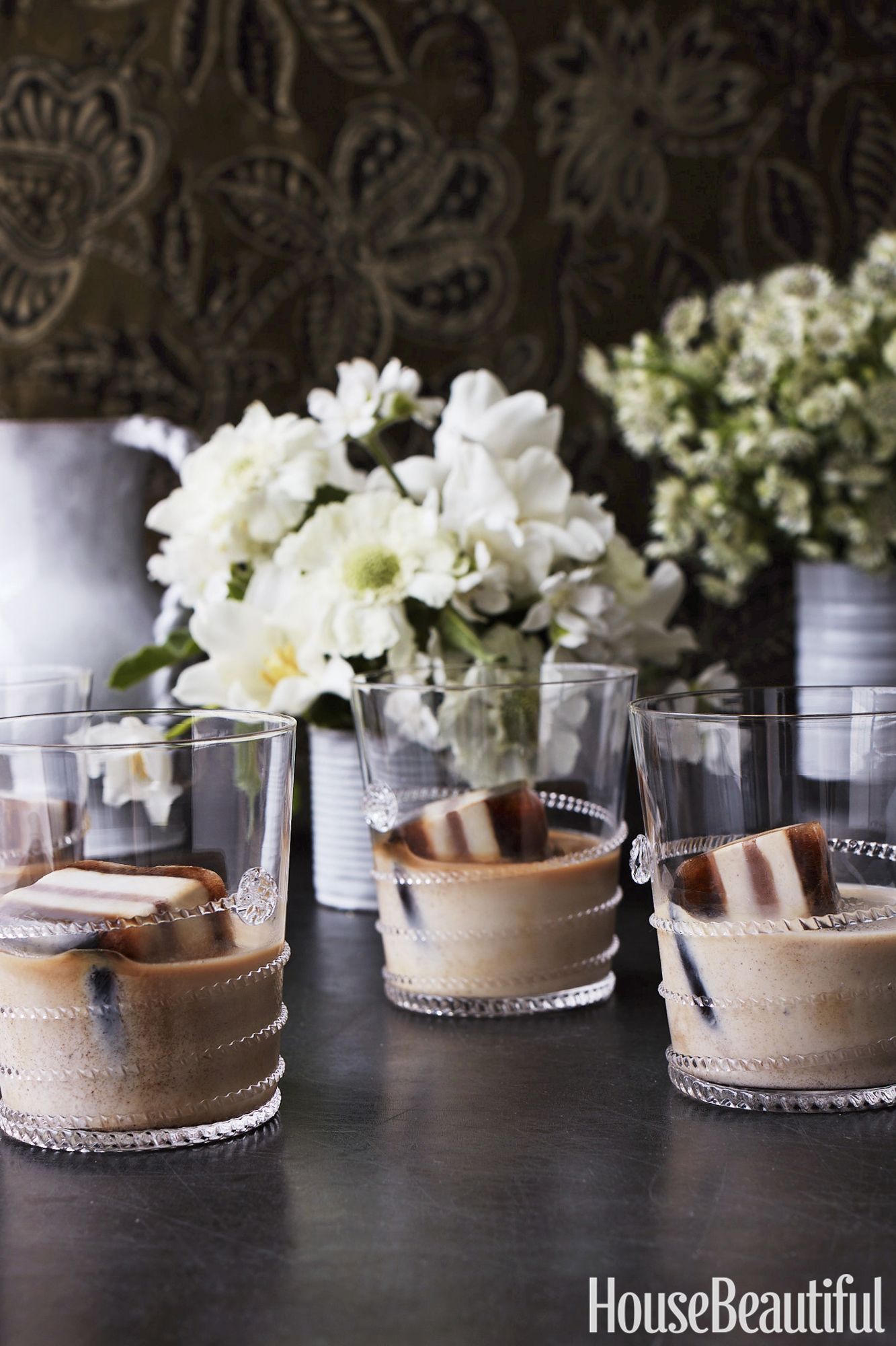 20+ Creative Ways to Use an Ice Cube Tray  Coffee ice cubes, Mint mocha, Iced  coffee drinks