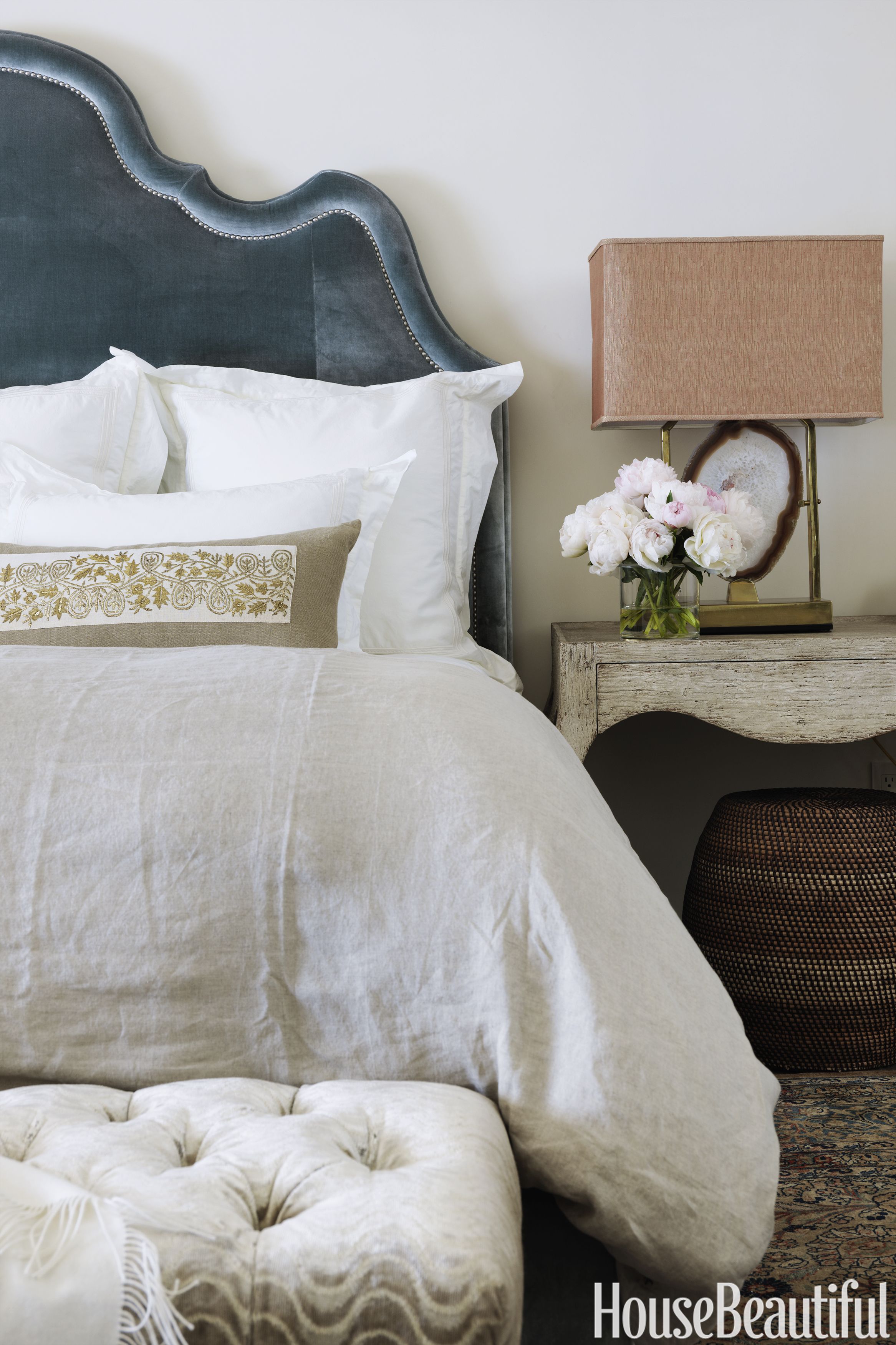 12 Easy Ways to Keep Your Bedroom Organized