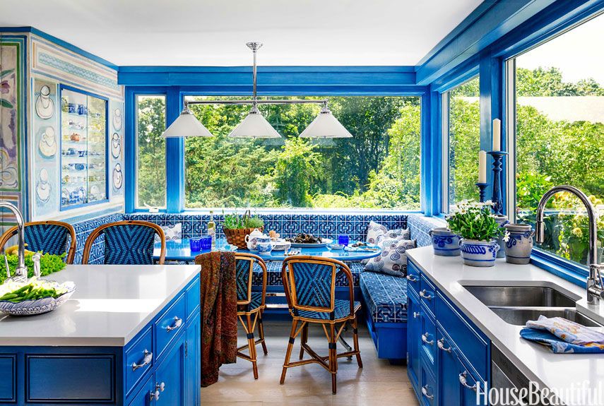 https://hips.hearstapps.com/housebeautiful/assets/cm/15/04/54c12c28046ed_-_01-hbx-bright-blue-kitchen-island-martell-1113-xln.jpg