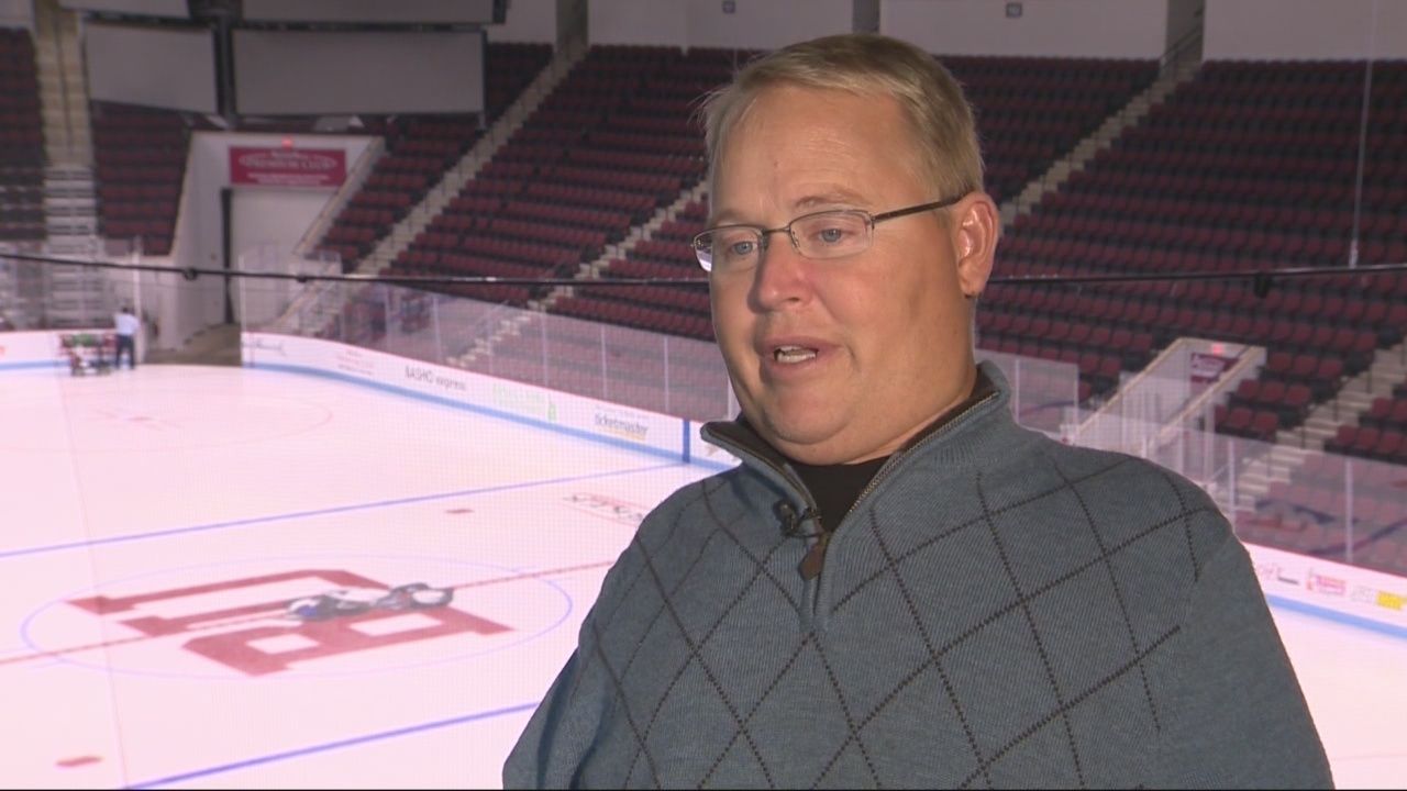 Former Boston University ice hockey player Travis Roy dies