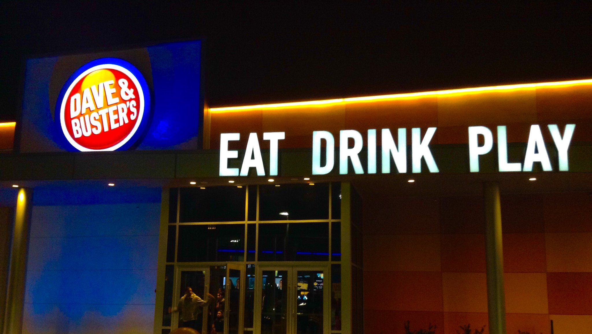 Dave & Busters agrees to settle child labor, meal break violations