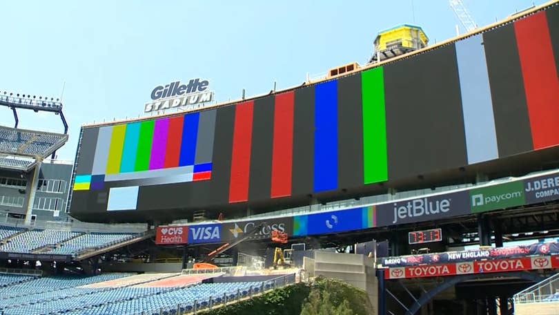 WATCH: Gillette Stadium debuts new video scoreboard