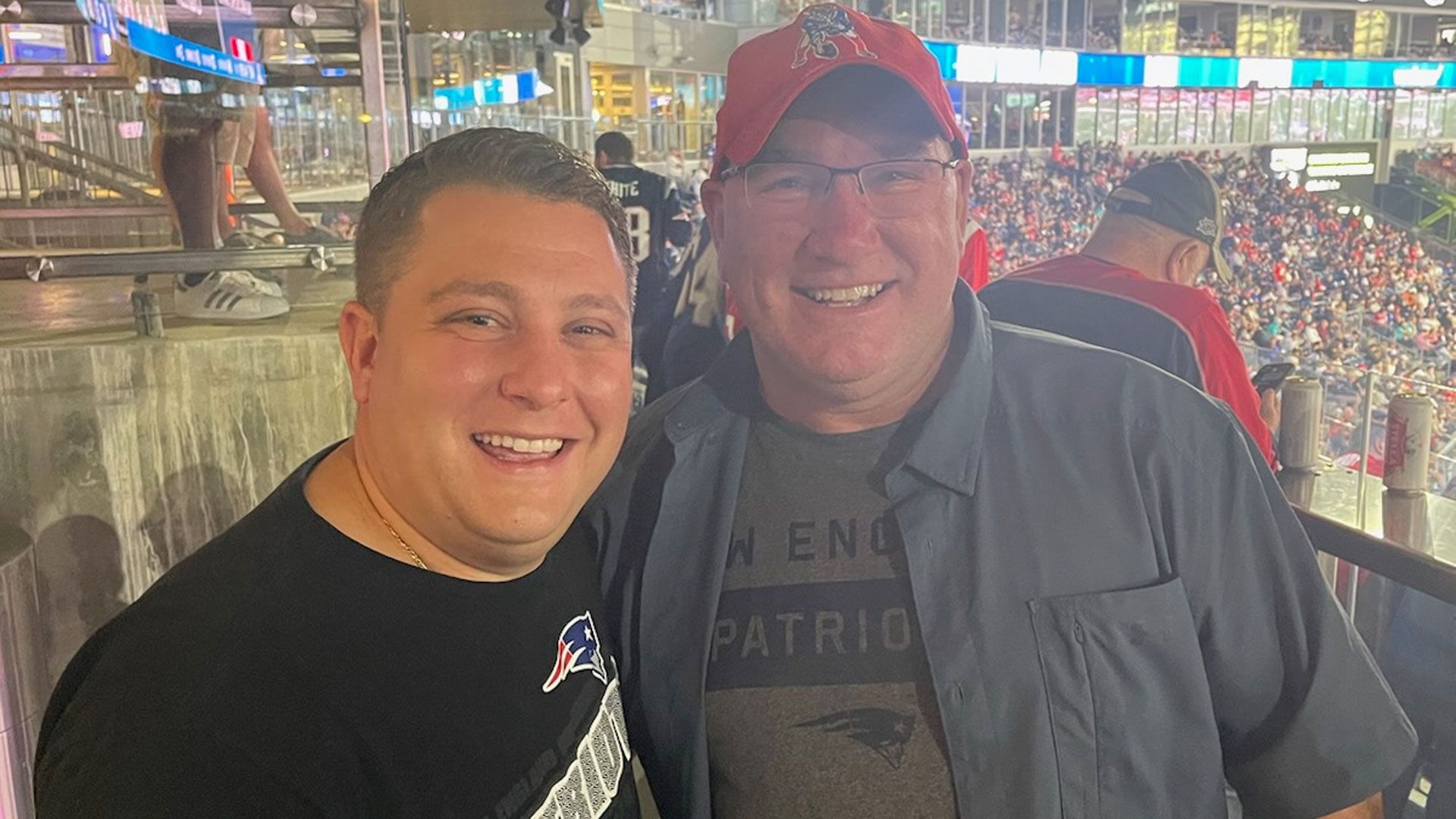 Off-duty firefighters save fan who had heart attack at Patriots game