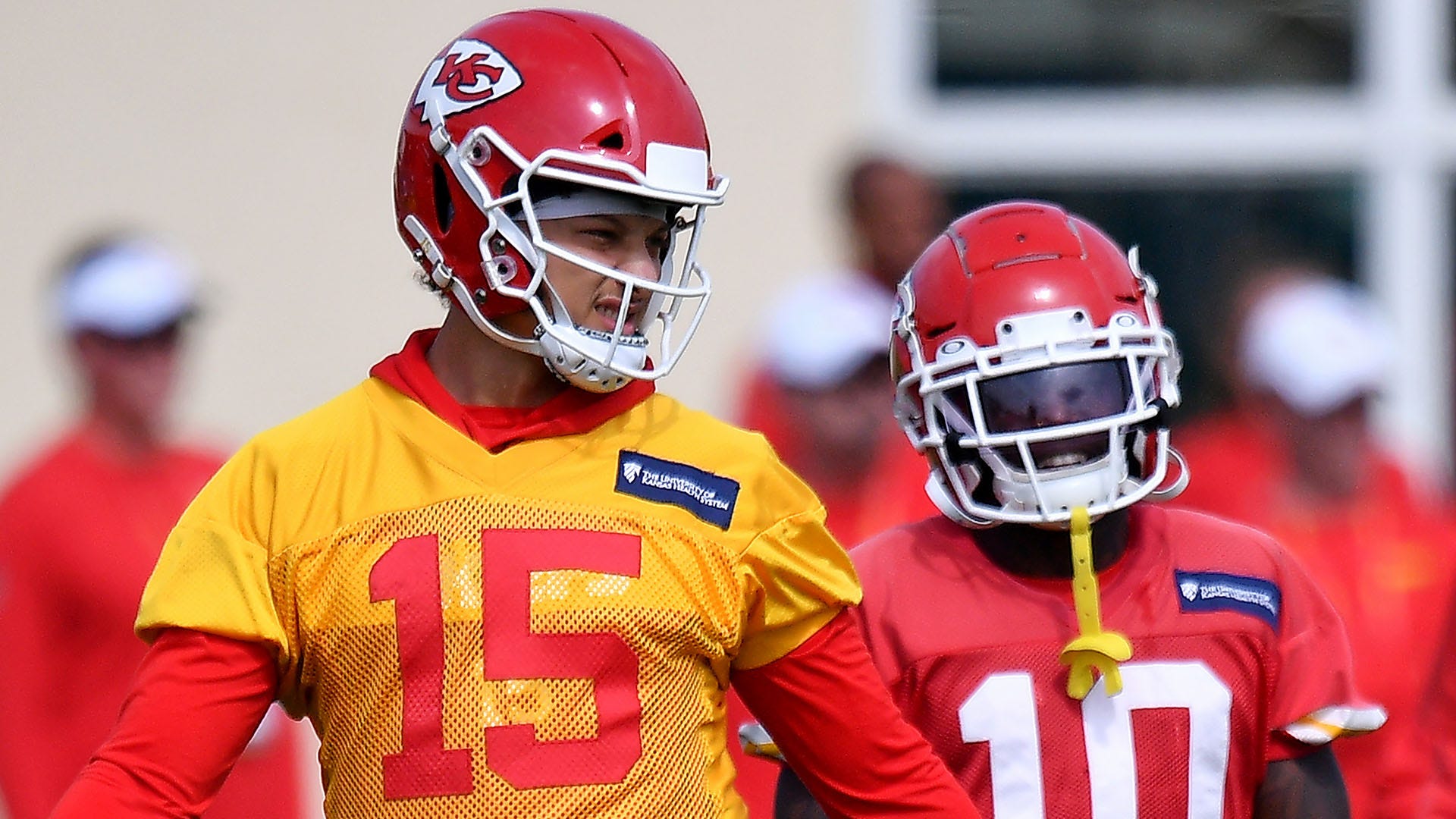 Chiefs QB Patrick Mahomes limited in practice again, took 'majority' of  snaps