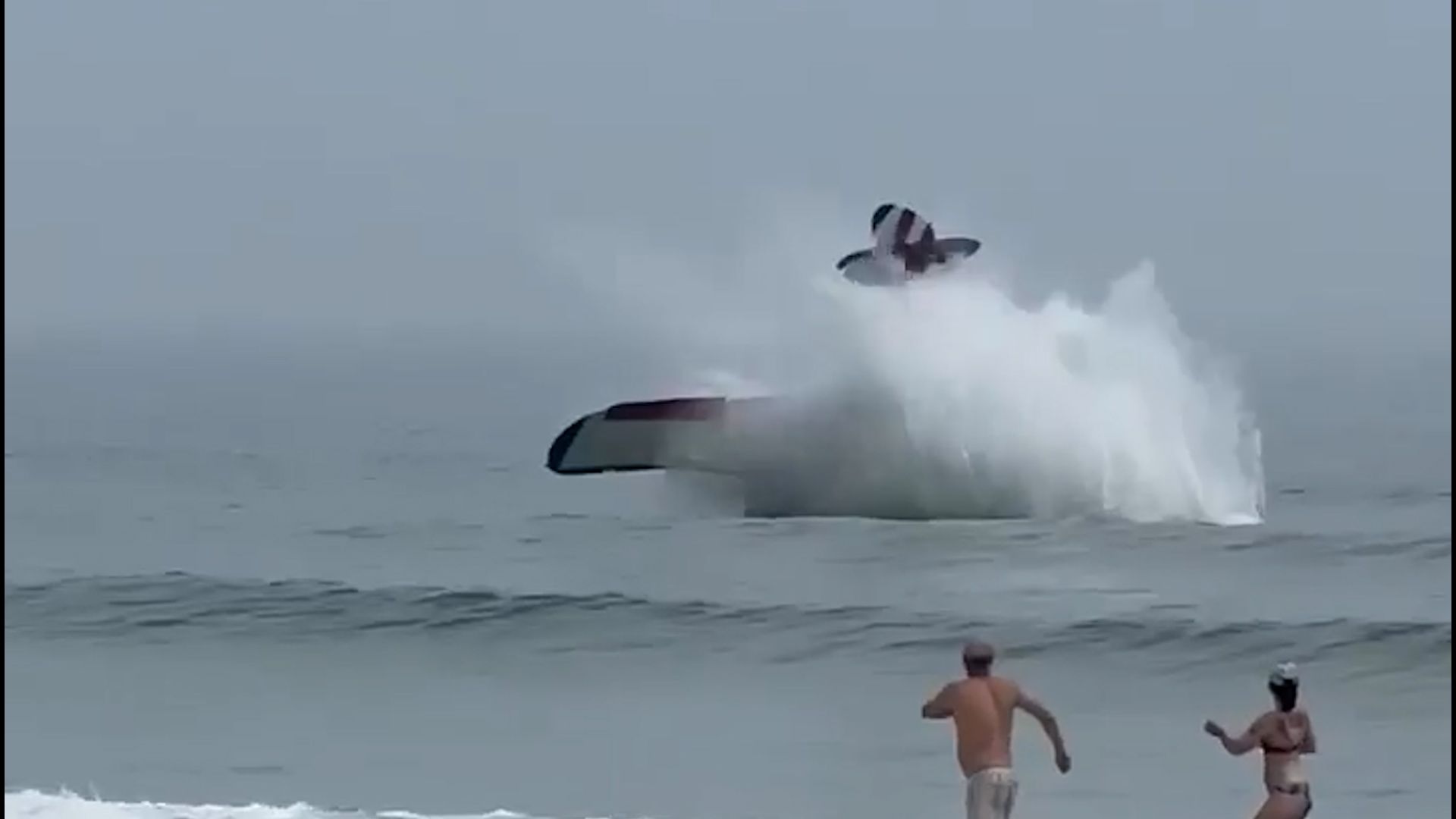 Plane crash lands into ocean off Hampton Beach in N.H