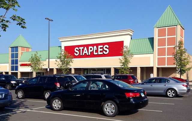 Staples to close 70 more stores - ABC7 Chicago