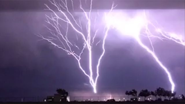 Here's what causes upside down lightning