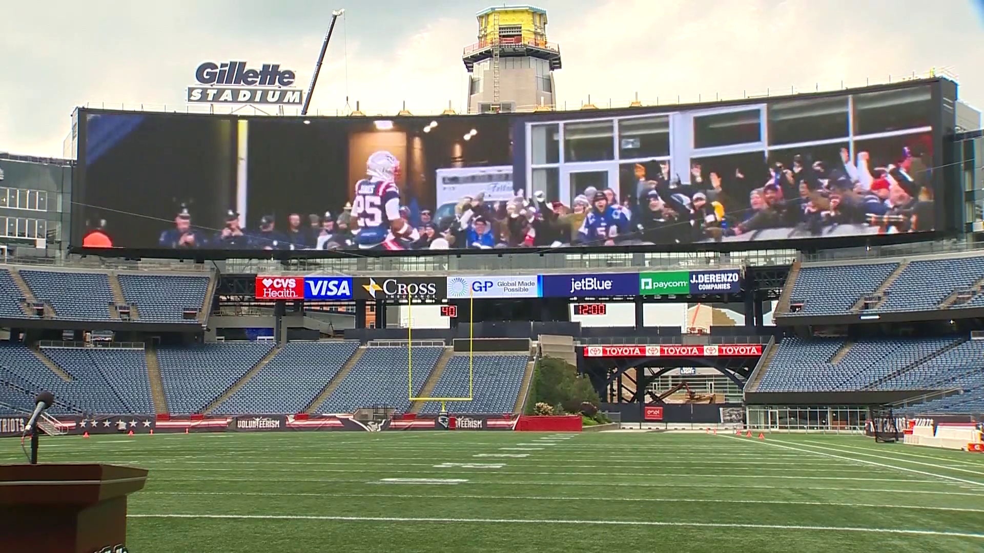 EXCLUSIVE  Tom Brady Reacts to New England Patriots Halftime Ceremony at  Gillette Stadium 