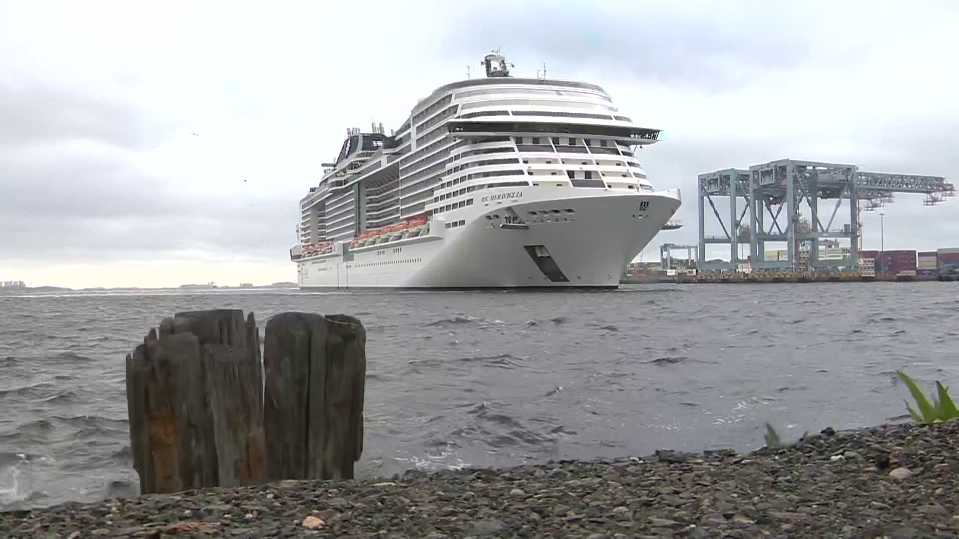 Massive cruise ship arrives in Boston