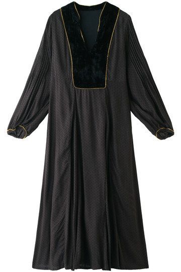 Clothing, Black, Sleeve, Dress, Day dress, Outerwear, Cocktail dress, Little black dress, Robe, 
