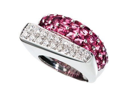 Brown, Jewellery, Photograph, Magenta, Red, Fashion accessory, Pink, Violet, Purple, Pre-engagement ring, 