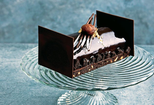 味わいも多彩な Brown のケーキで聖夜をシックに演出