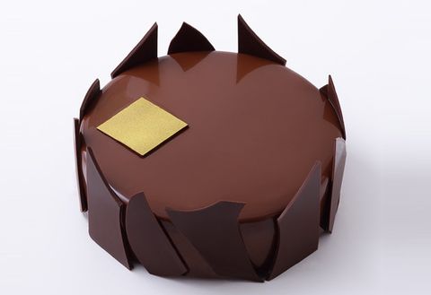 Chocolate cake, Brown, Chocolate, Chocolate truffle, Food, Dessert, Cake, Baked goods, Cuisine, Fictional character, 