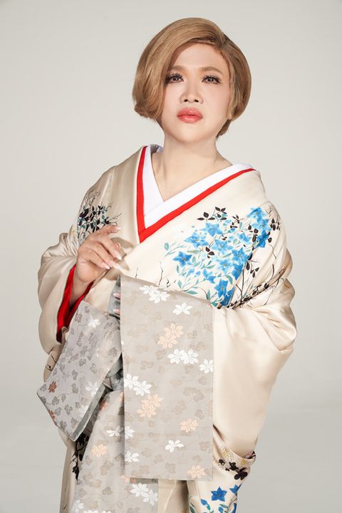 White, Clothing, Kimono, Hairstyle, Costume, Fashion, Fashion design, 