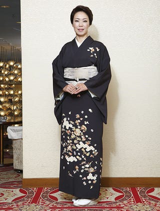亀甲に宝尽くしの付け下げで春を寿ぐ