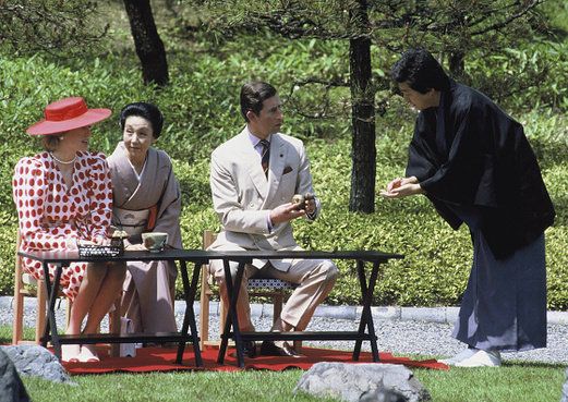 【中古】 チャールズ皇太子の人生修業 下/朝日新聞出版/ジョナサン・ディンブルビ チャールズ皇太子の人生修業 上 | ジョナサン ディンブルビー