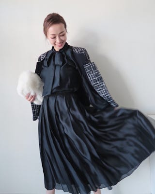翁 安芸さんのファッションtips ネイビーとホワイトでノーブルな印象に