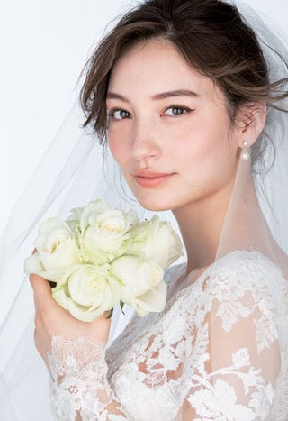 花嫁のパーフェクトな眼差しをつくる ラブライナー つき最新号発売中 花嫁のパーフェクトな眼差しをつくる ラブライナー つき最新号発売中