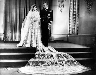 エリザベス女王のウエディング ドレス ストーリー