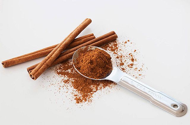Brown, Cinnamon, Ingredient, Spice, Powder, Chinese cinnamon, Cinnamon stick, Seasoning, Kitchen utensil, Chemical compound, 