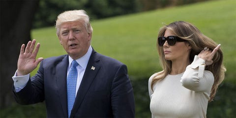 メラニア トランプ夫人 手をつなごうとするトランプ大統領を拒絶