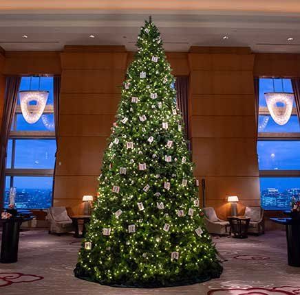 ホテルの贅沢クリスマスツリー 18