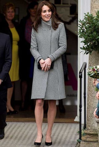 キャサリン妃 公務服をオフでも着回し