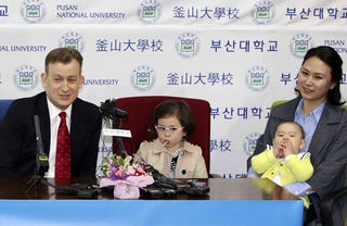 c政治ニュースに子どもが乱入 あまりに可愛い動画の真相は