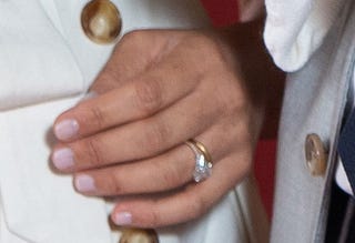メーガン妃 まさかの婚約指輪をリフォーム