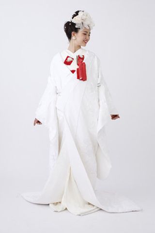 もっとモダンに自分らしく イマドキ花嫁の白無垢スタイル集