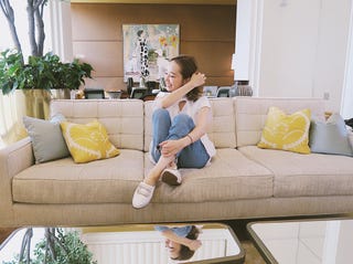 翁 安芸さんのファッションtips ビジューシューズでデニムコーデを