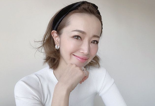 翁安芸ﾓﾃﾞﾙ Symbol Bee Pierce – YON (ヨン）| 公式オンラインサイト