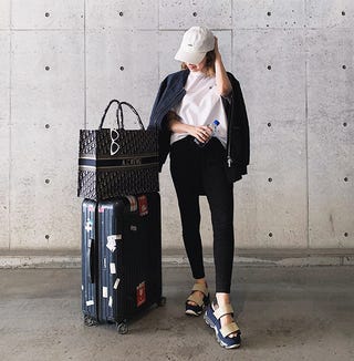 翁 安芸さんのファッションtips 機内スタイルは リラックス 上品に