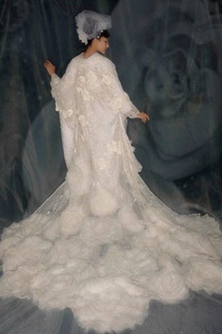 もっとモダンに自分らしく イマドキ花嫁の白無垢スタイル集