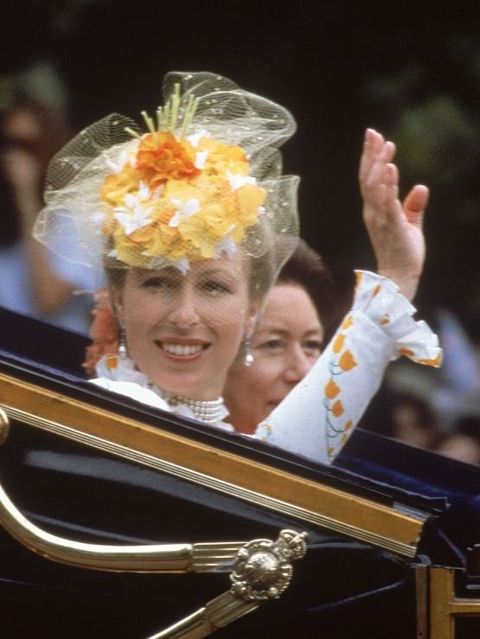 英国王室の結婚式史上 最高にして最大の帽子34