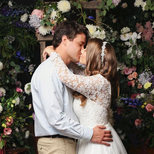 Wedding dress, Photograph, White, Bride, Bridal clothing, Ceremony, Flower Arranging, Marriage, Wedding, Floral design, 