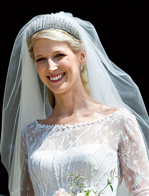 Veil, Bridal accessory, Bridal veil, Bride, Hair, Headpiece, Clothing, Hair accessory, Wedding dress, Fashion accessory, 