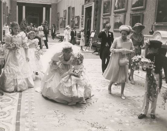 ダイアナ妃とチャールズ皇太子の結婚式 14枚の未公開写真