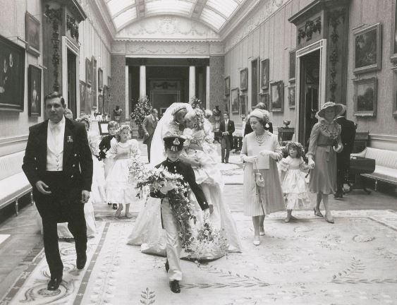 ダイアナ妃とチャールズ皇太子の結婚式 14枚の未公開写真