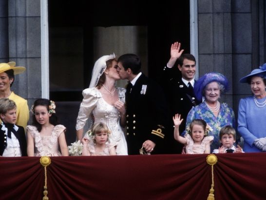 アンドルー王子とセーラ・ファーガソンの結婚式をプレイバック