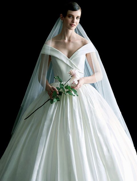 Bridal accessory, Gown, Veil, Dress, Wedding dress, Bridal veil, Bride, Clothing, Bridal clothing, Bridal party dress, 