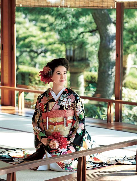 Kimono, Costume, Spring, Photography, Textile, Plant, Flower, Leisure, Sitting, 