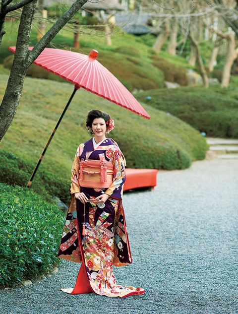 Kimono, Umbrella, Clothing, Costume, Spring, Tree, Cherry blossom, Fashion accessory, Flower, Plant, 